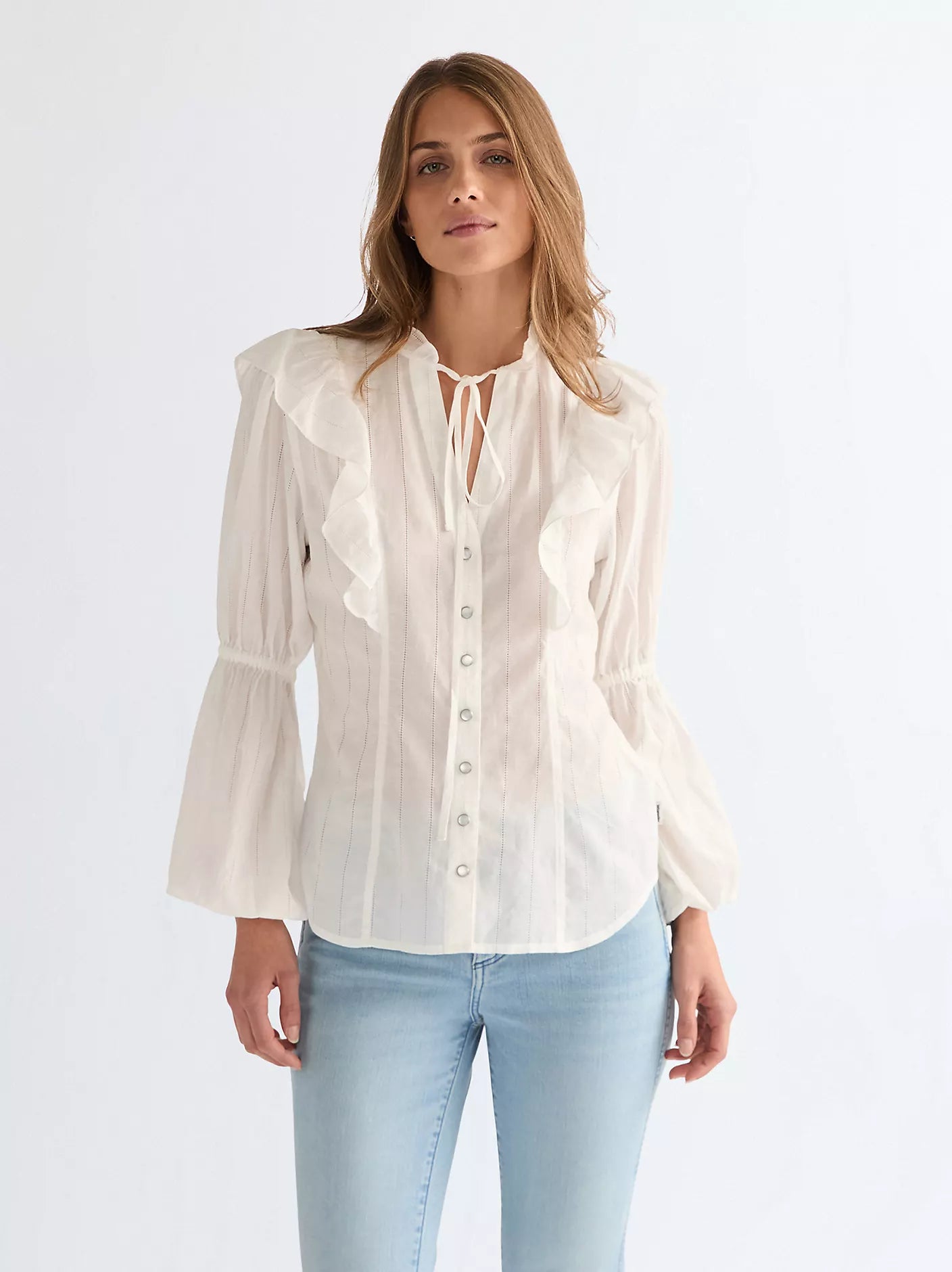 ROMANCE BLOUSE WORN WHITE Blússa