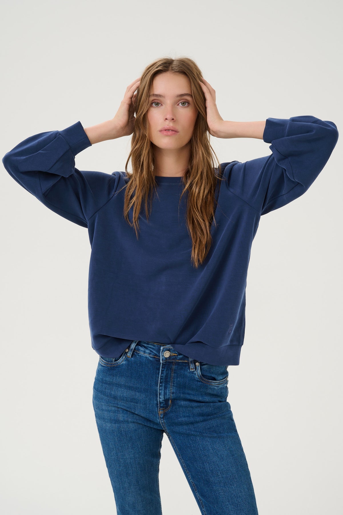 23 THE SWEAT BLOUSE peysa