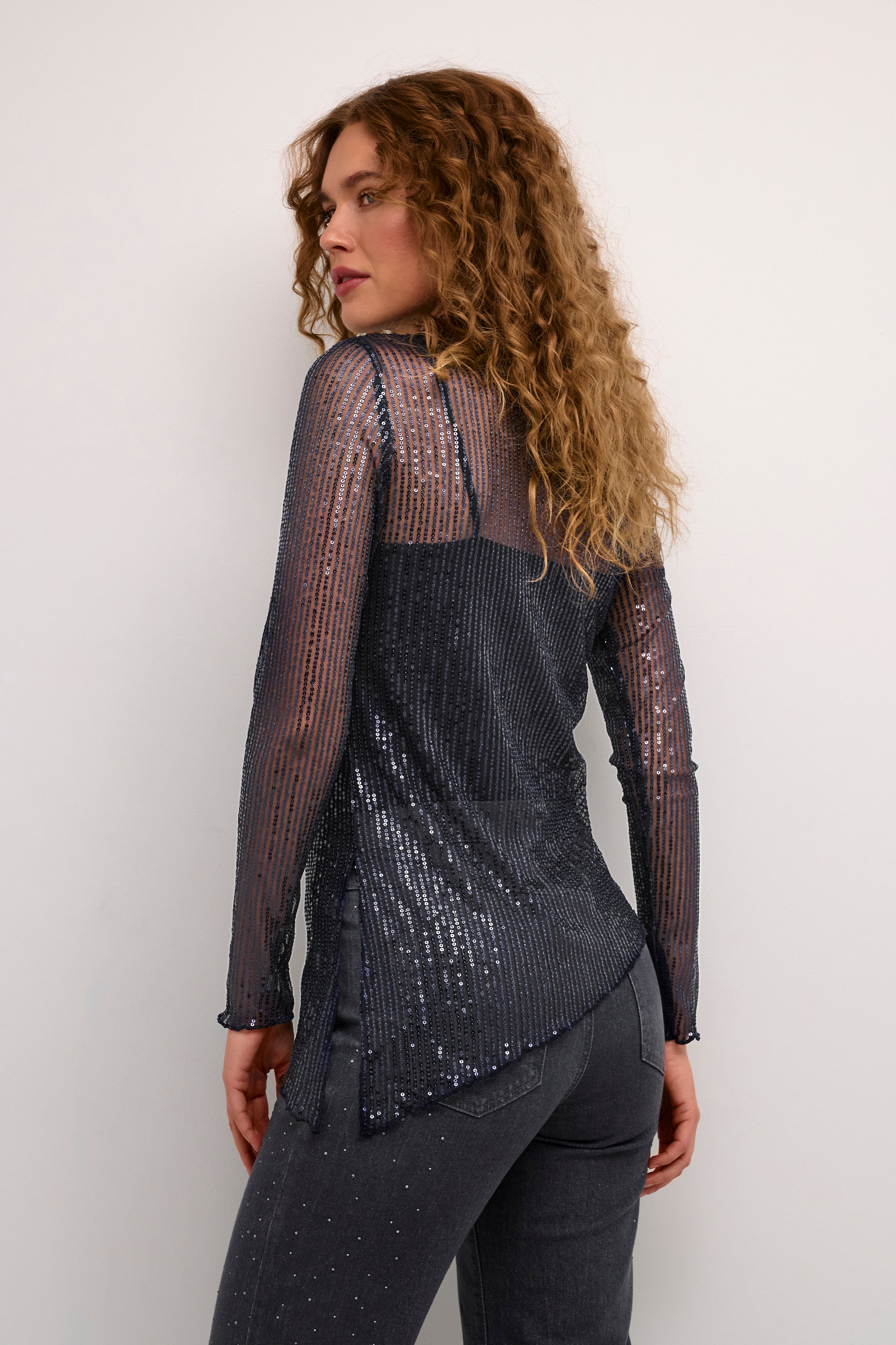 Giya Pallíettu blússa