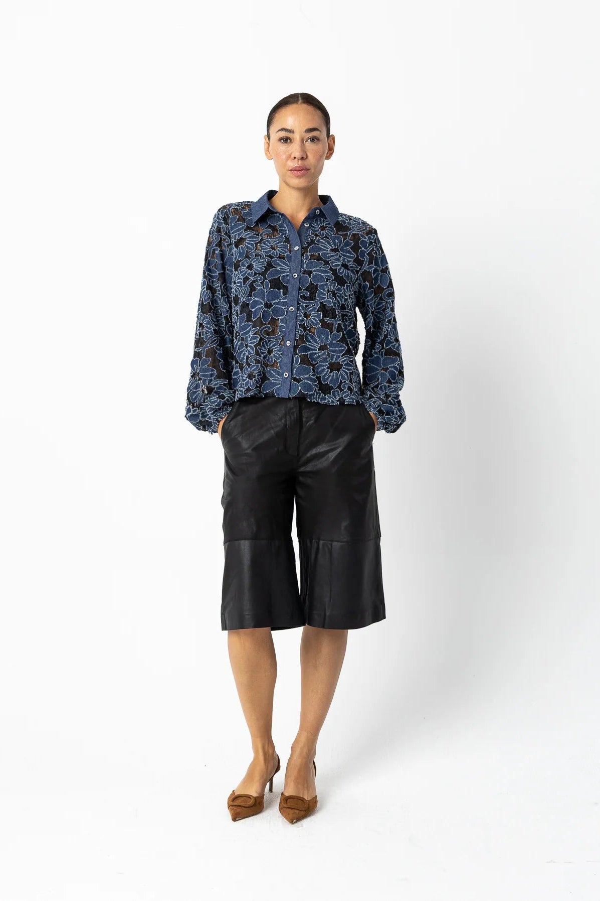 Blómamunstur gallaskyrta