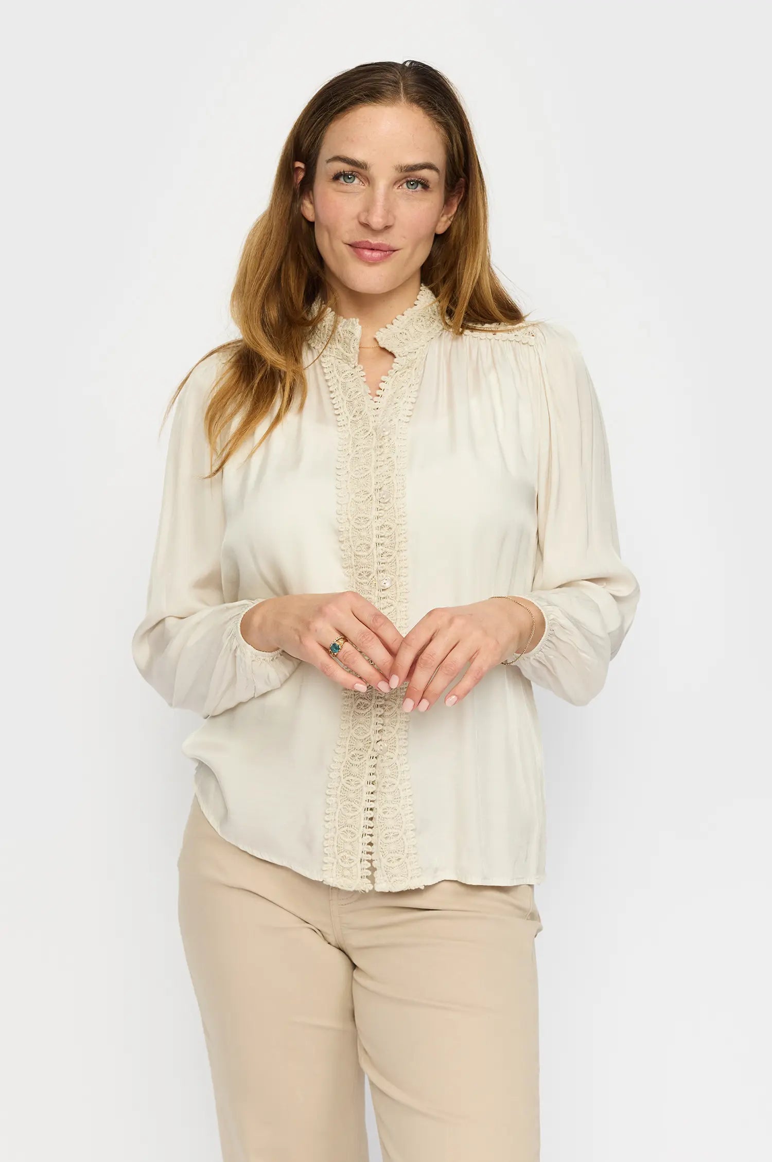VERA-BLOUSE-SAND
