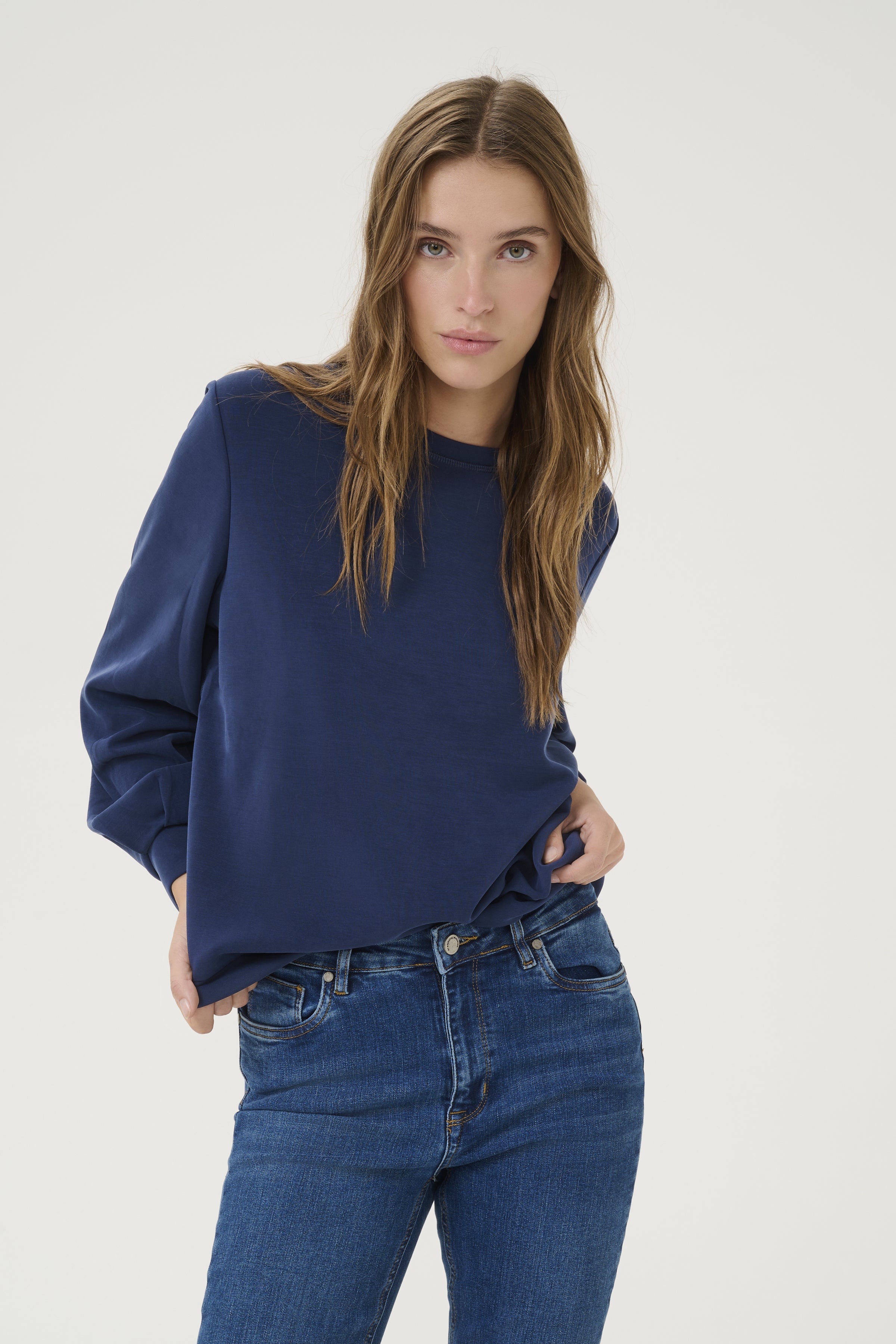 23 THE SWEAT BLOUSE peysa