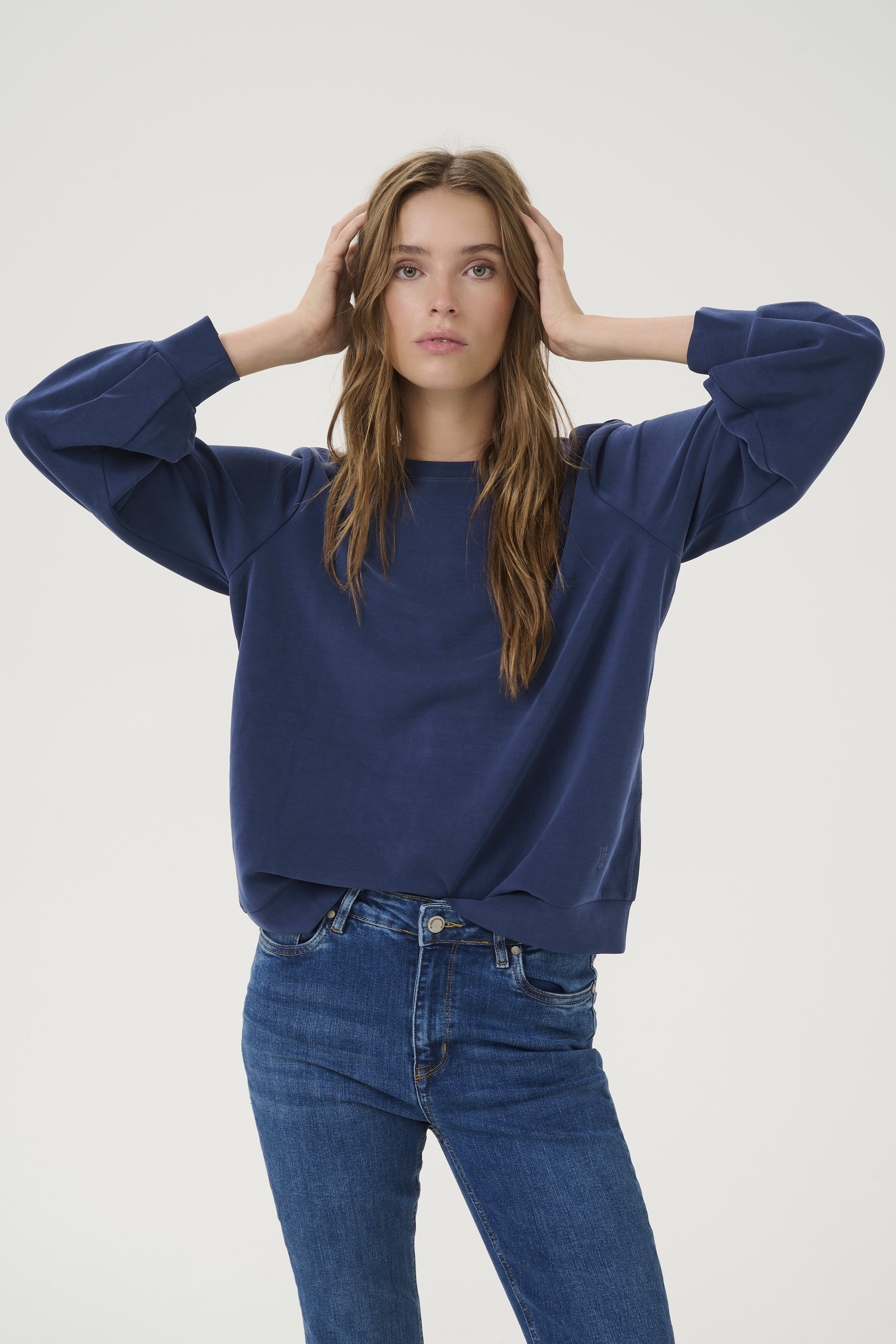 23 THE SWEAT BLOUSE peysa