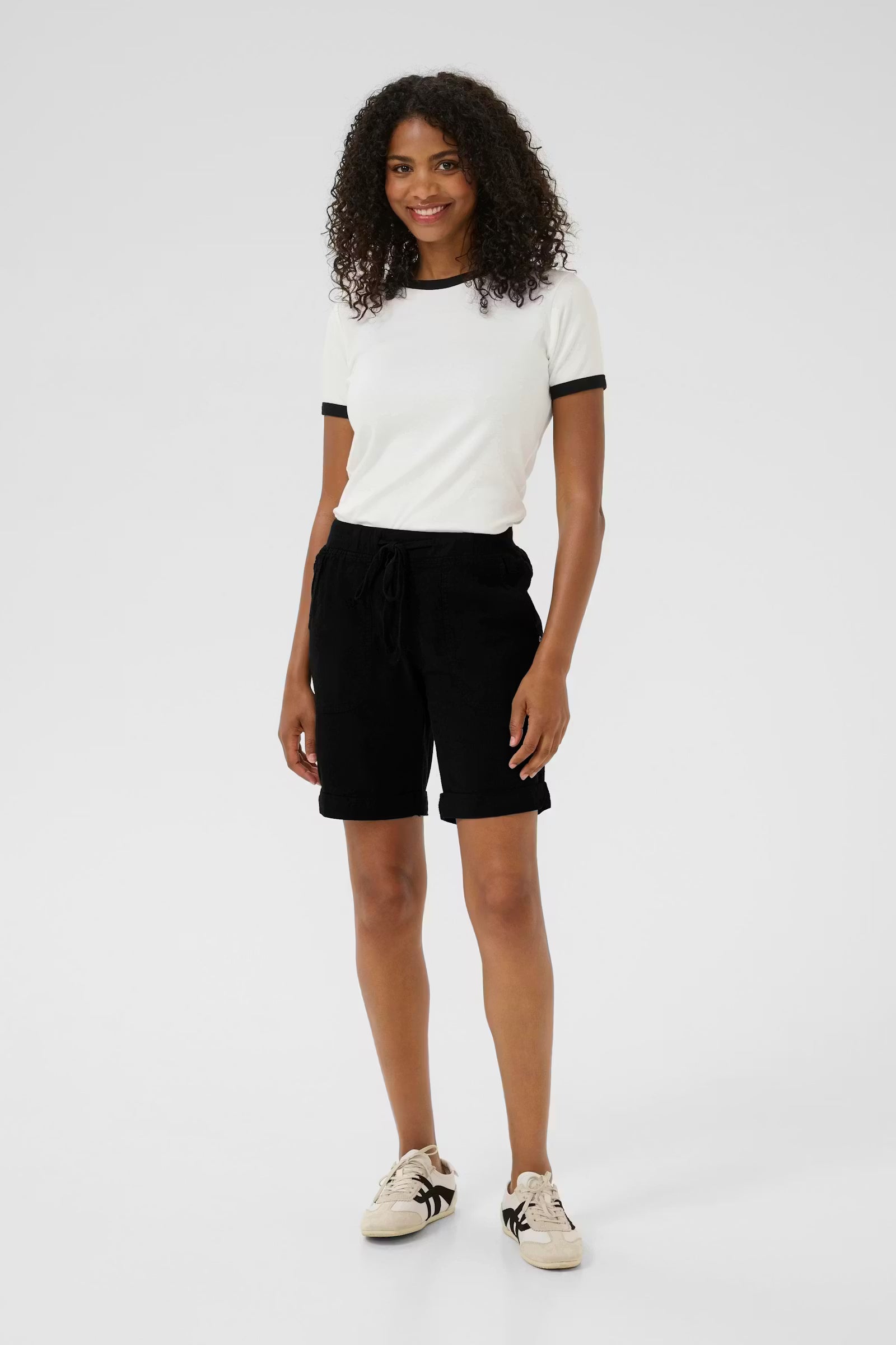 Naya Liah Stuttbuxur