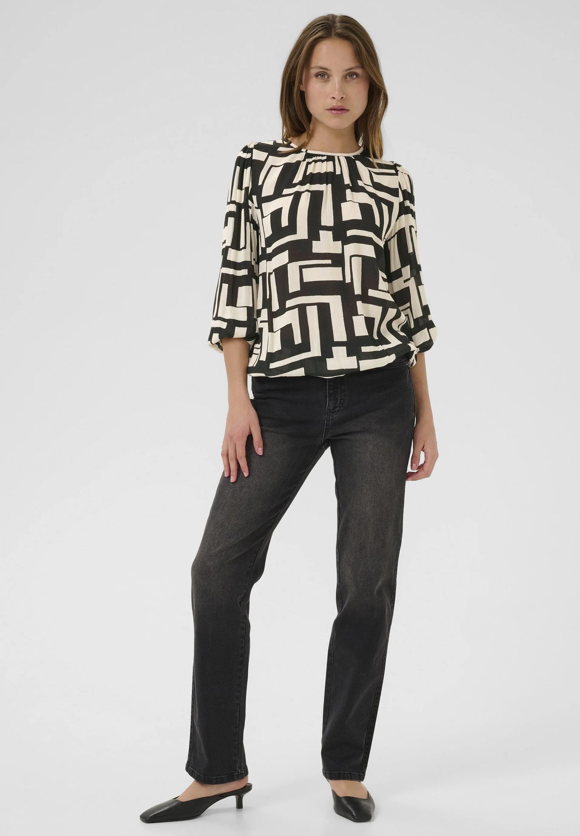 Lorina Amber Blússa