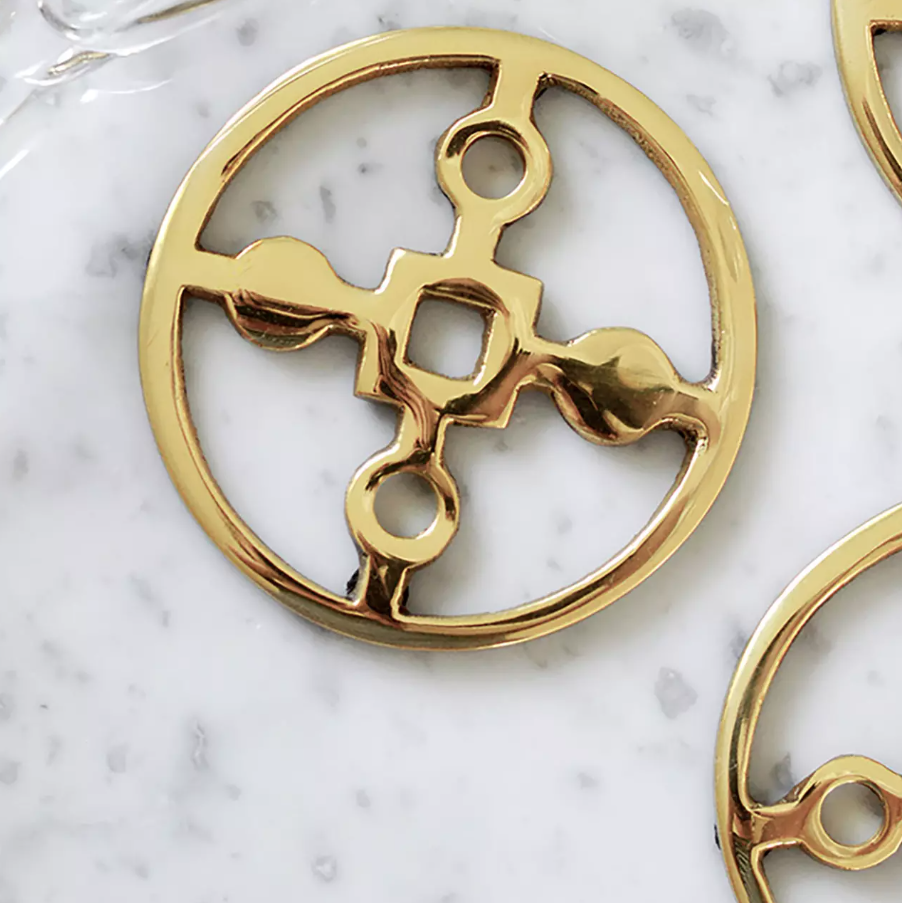 Anima Gemella, Brass glasamottur