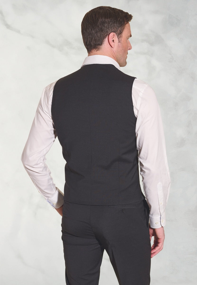 Brook Taverner Vesti Busso, Charcoal