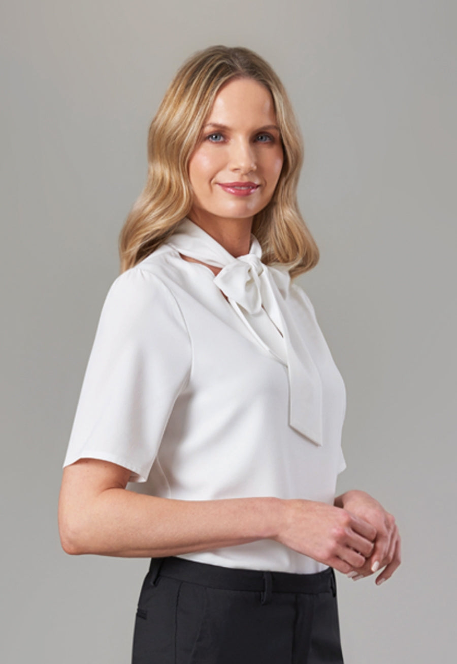 Brook Taverner Blússa Flavia Tie Neck, Hvítur